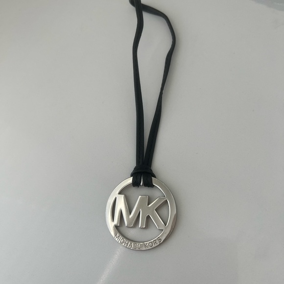 Michael Kors Leather Bag Charm. - Picture 5 of 11